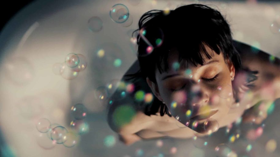 Aerospike: The Right Now Economy - Girl In Bath With Bubbles